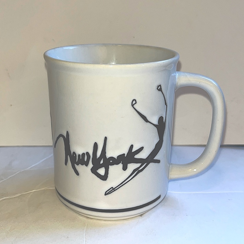 Mpc white & black New York coffee mug with dancers ballet dancers art graphics